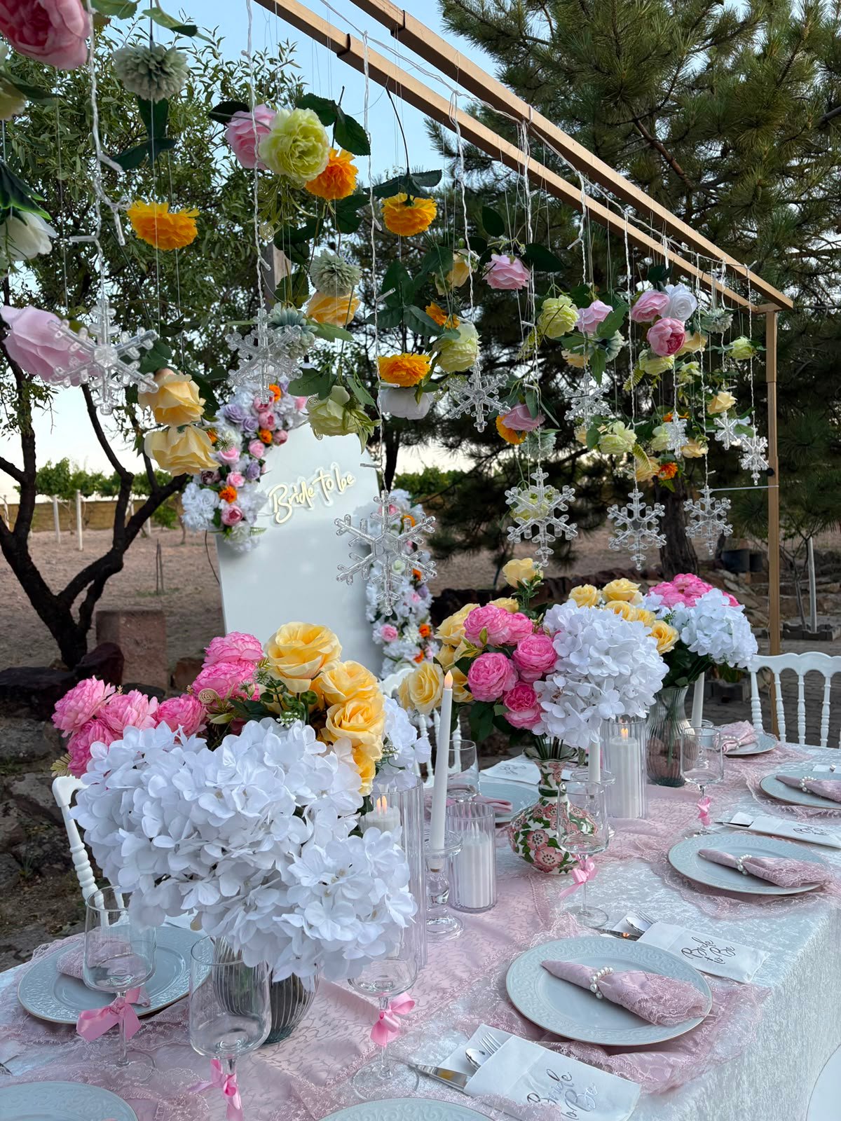 Sarmaşıklı gala masası