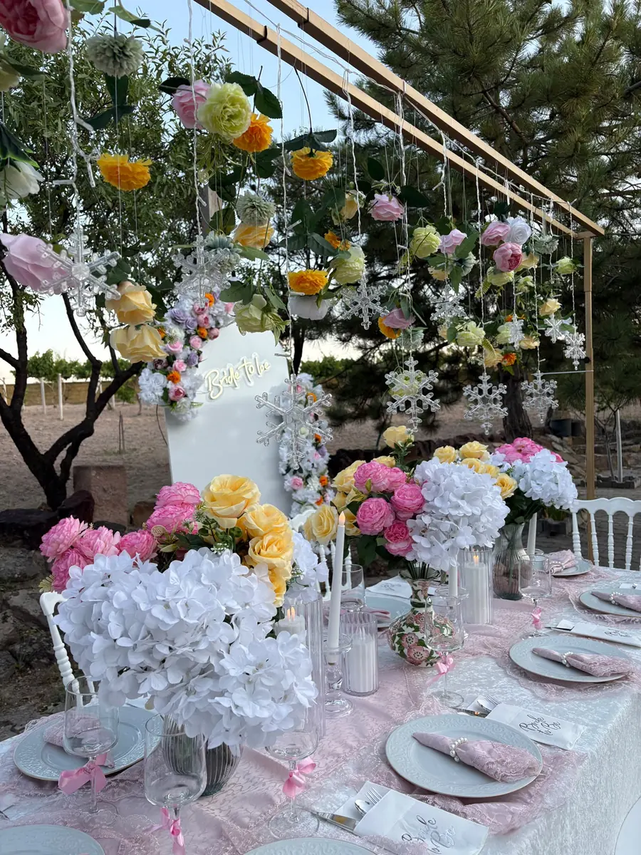 Sarmaşıklı gala masası